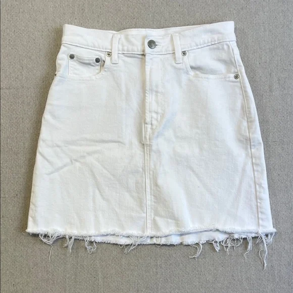 GAP White Frayed-Hem Denim Mini Skirt - Picture 1 of 8